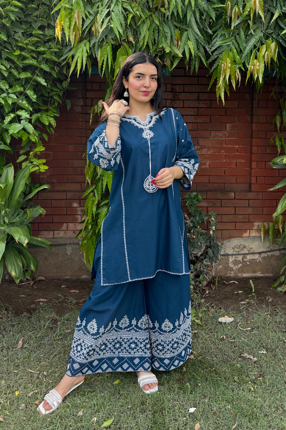 Raisa 2Pc - Embroidered Lawn Pret