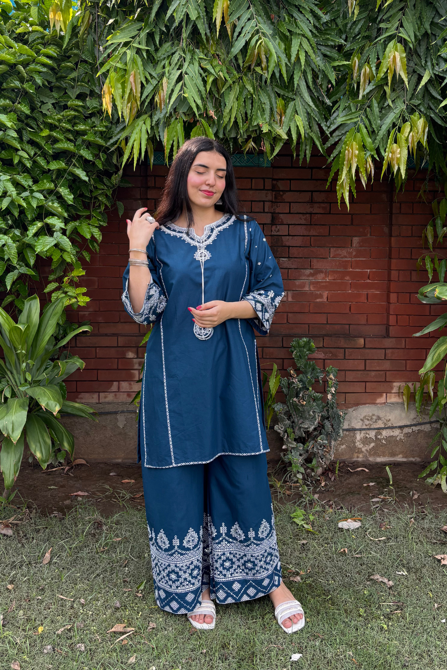 Raisa 2Pc - Embroidered Lawn Pret