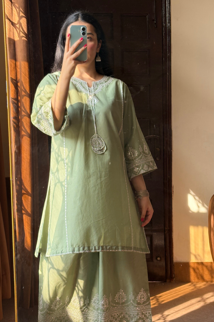 Saroor 2Pc - Embroidered Lawn Pret