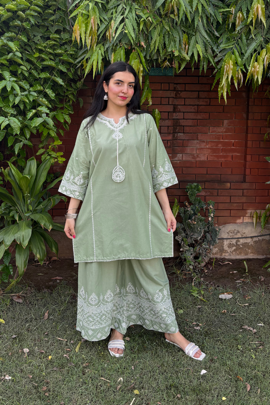 Saroor 2Pc - Embroidered Lawn Pret